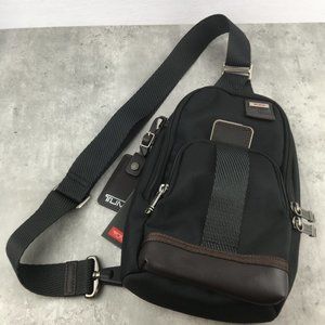 TUMI SLING BAG In black